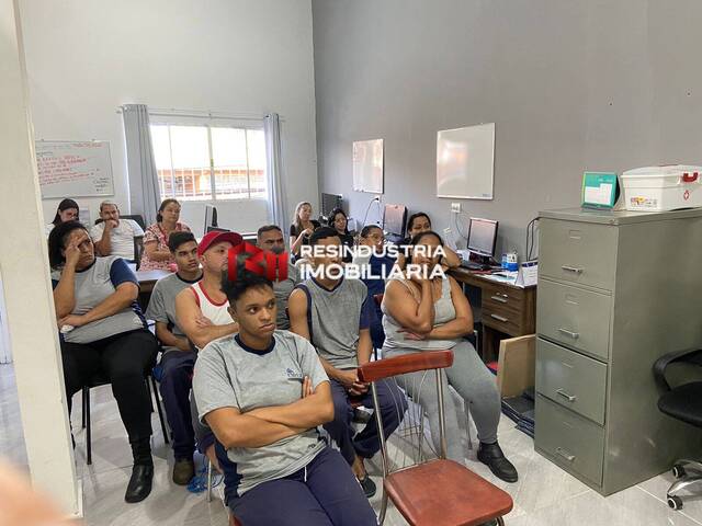 Prédio comercial para Locação em Jandira - 5