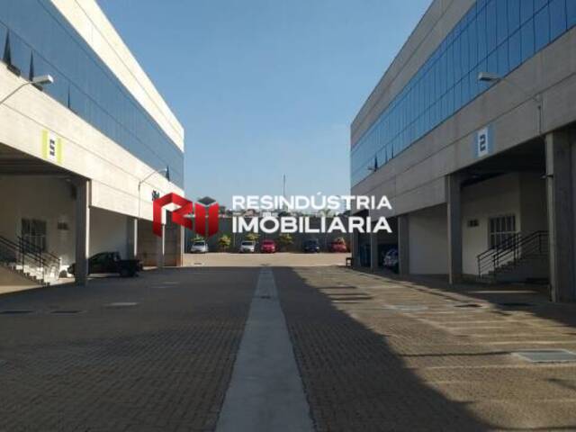 Galpão para Locação em Jandira - 3