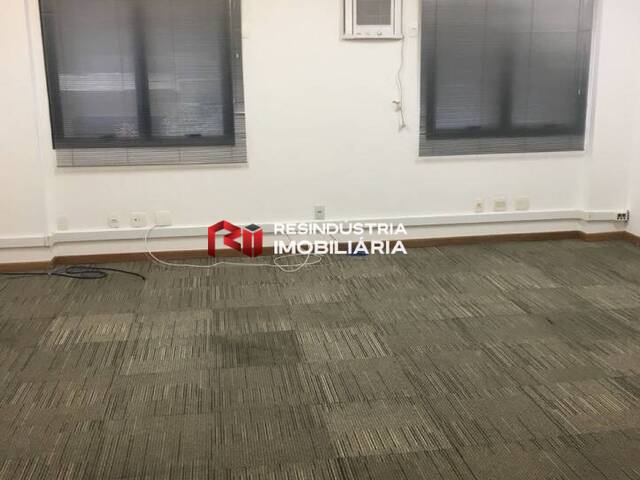 Sala para Venda em Barueri - 4
