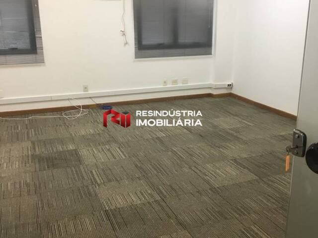 Sala para Venda em Barueri - 5