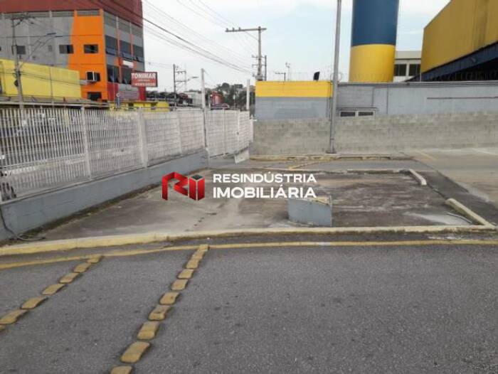Galpão de 4.500 m² para Locação e Venda em Itapevi - SP.