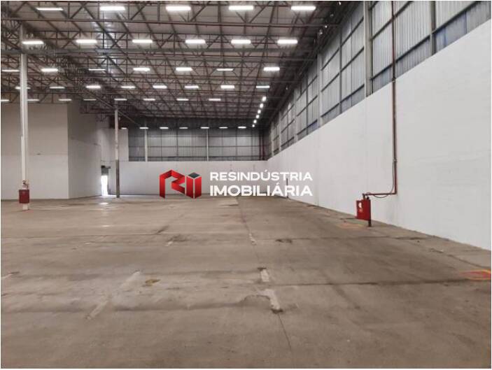 Galpão de 4.500 m² para Locação e Venda em Itapevi - SP.