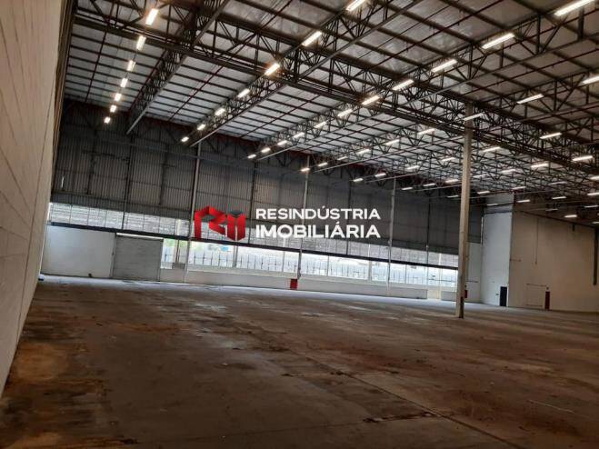 Galpão de 4.500 m² para Locação e Venda em Itapevi - SP.