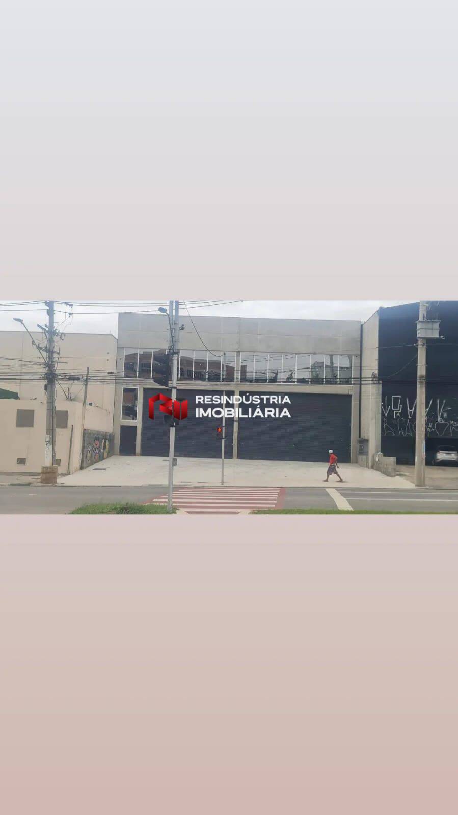Galpão para Locação 714 m² Santana de Parnaíba-SP