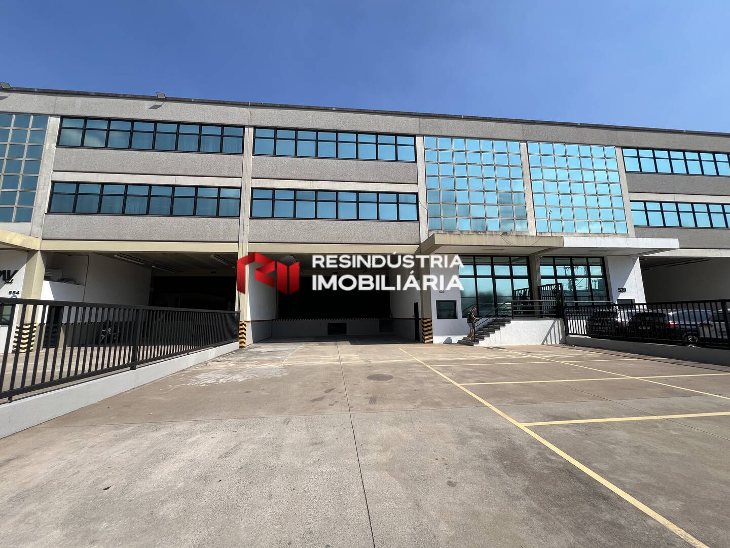 Galpão de 1.500 m² Locação em Alphaville, Barueri-SP.
