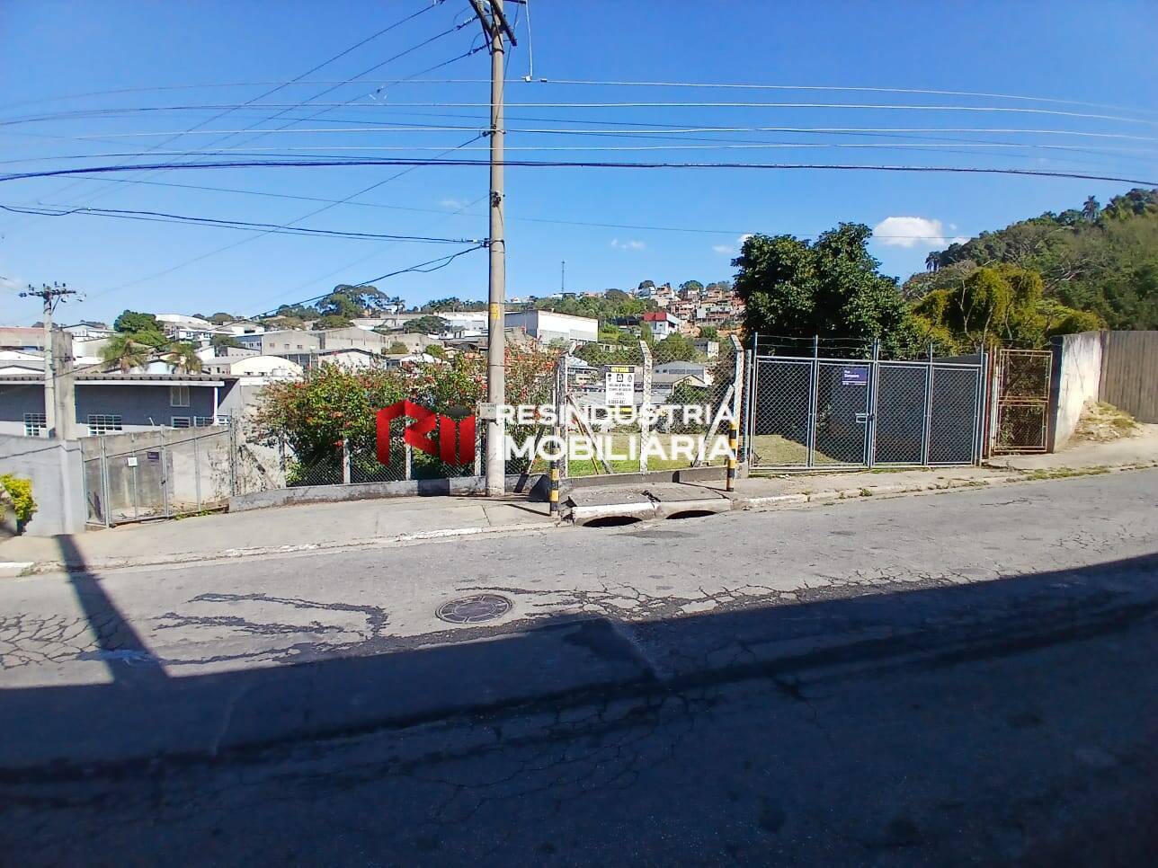Terreno a Venda de 1.687 m² em Barueri-SP.
