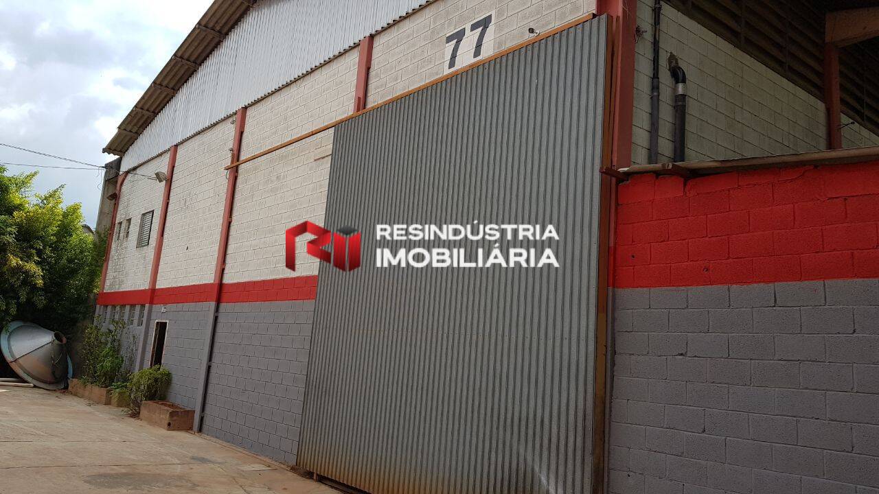 Galpão de 750 m² Locação em Cotia-SP .
