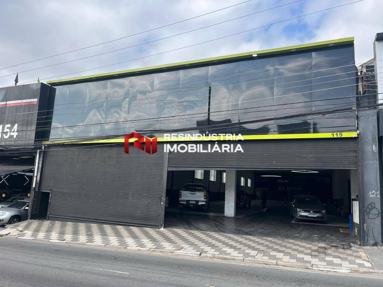 Galpão Locação 700 m² em Carapicuíba, SP.