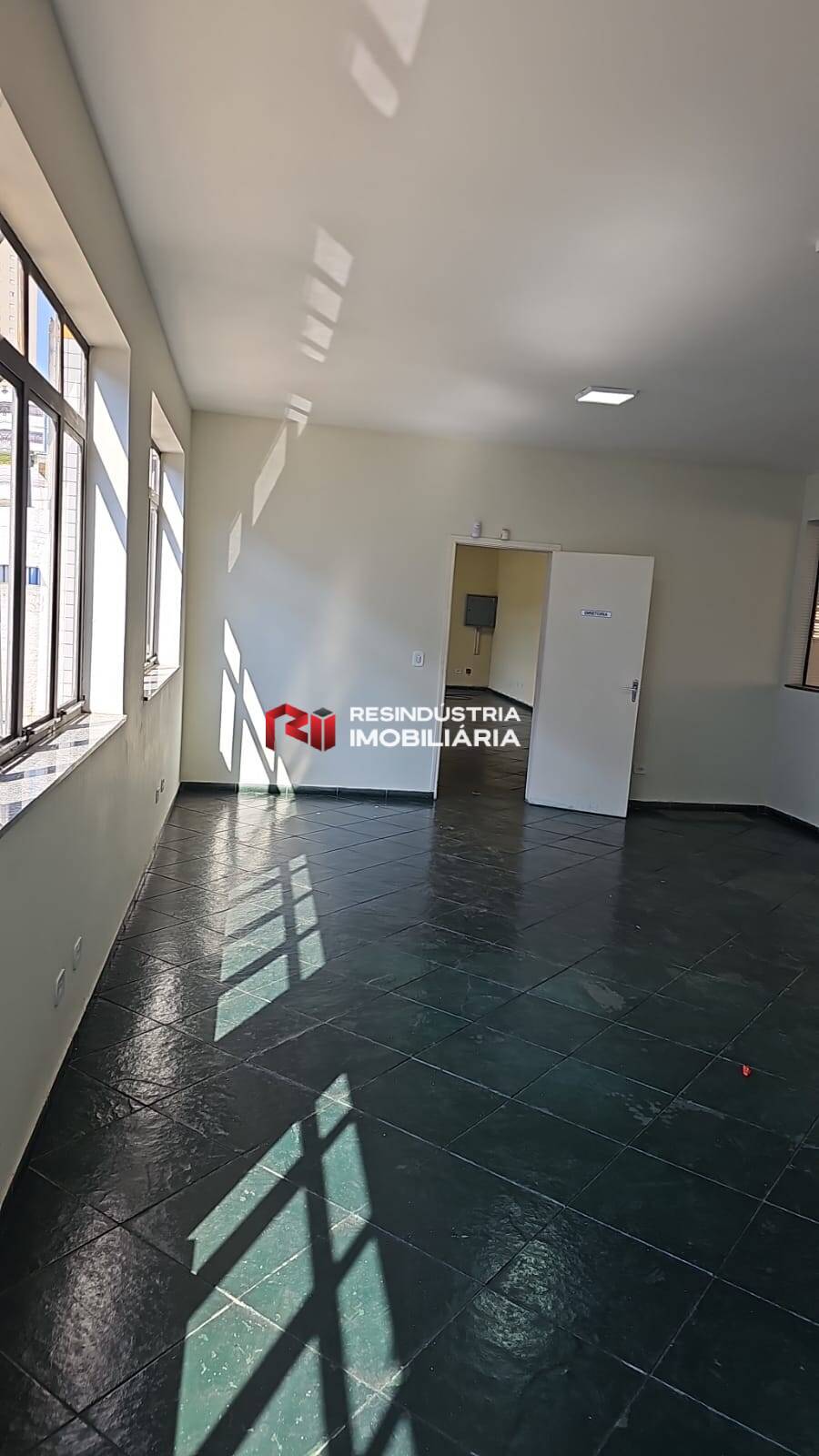 Depósito-Galpão-Armazém para alugar, 1280m² - Foto 13