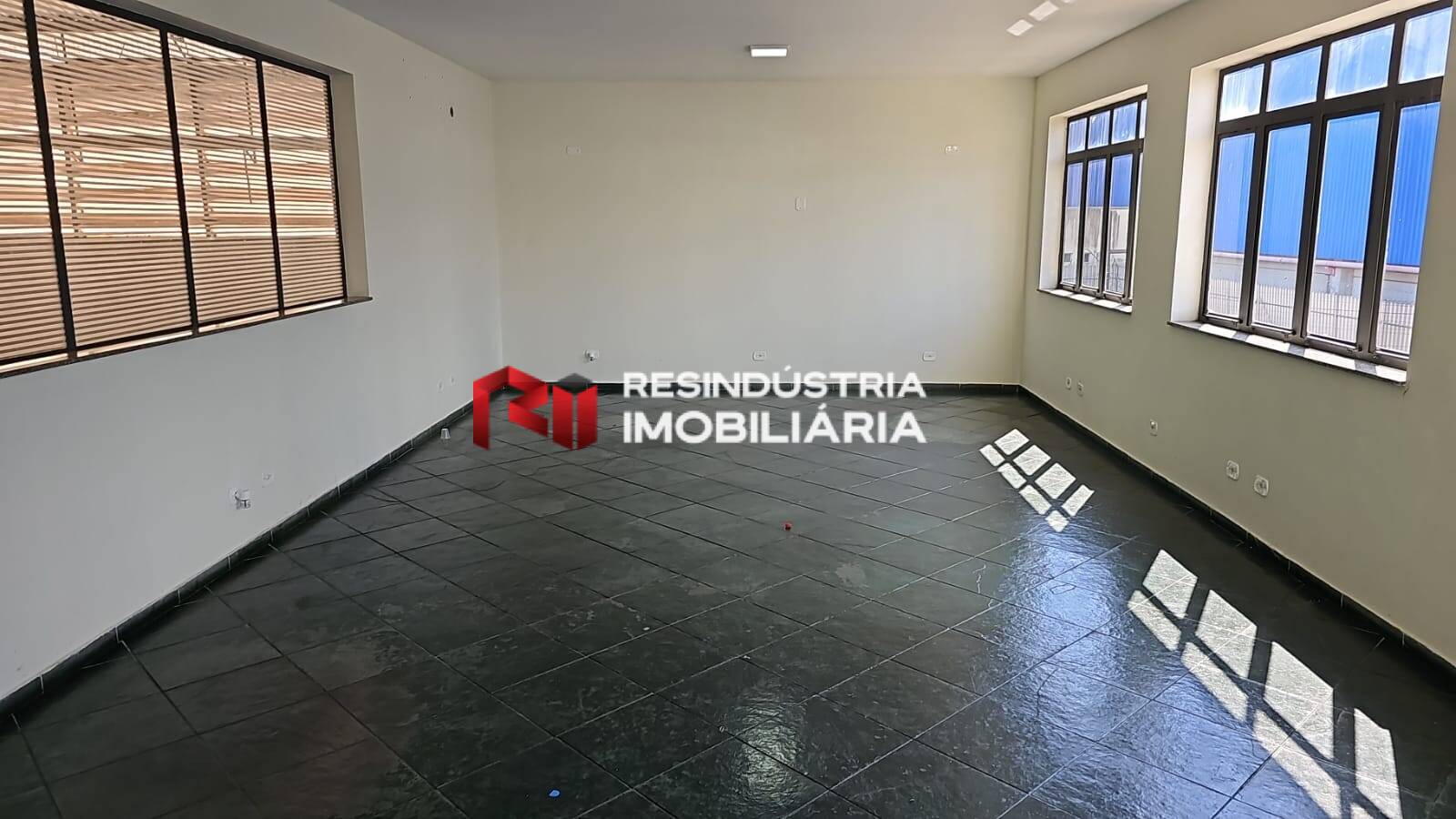 Depósito-Galpão-Armazém para alugar, 1280m² - Foto 11