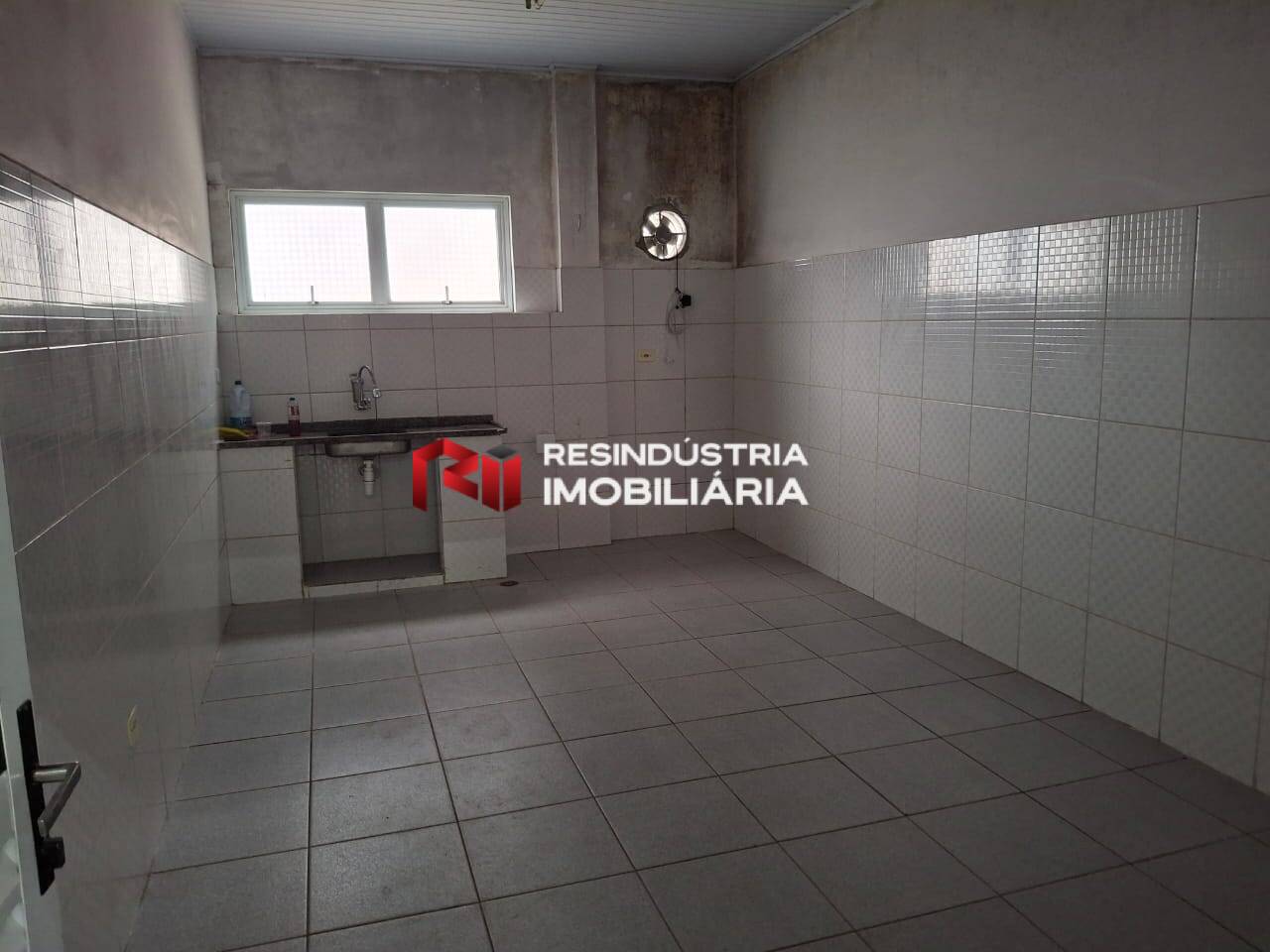 Depósito-Galpão-Armazém para alugar, 650m² - Foto 6