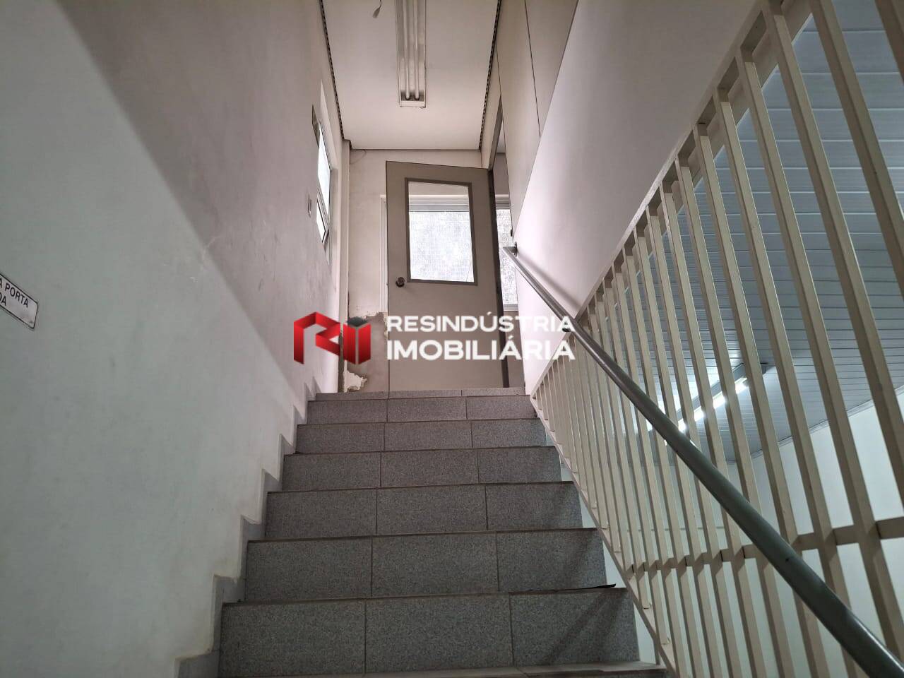Depósito-Galpão-Armazém para alugar, 650m² - Foto 9