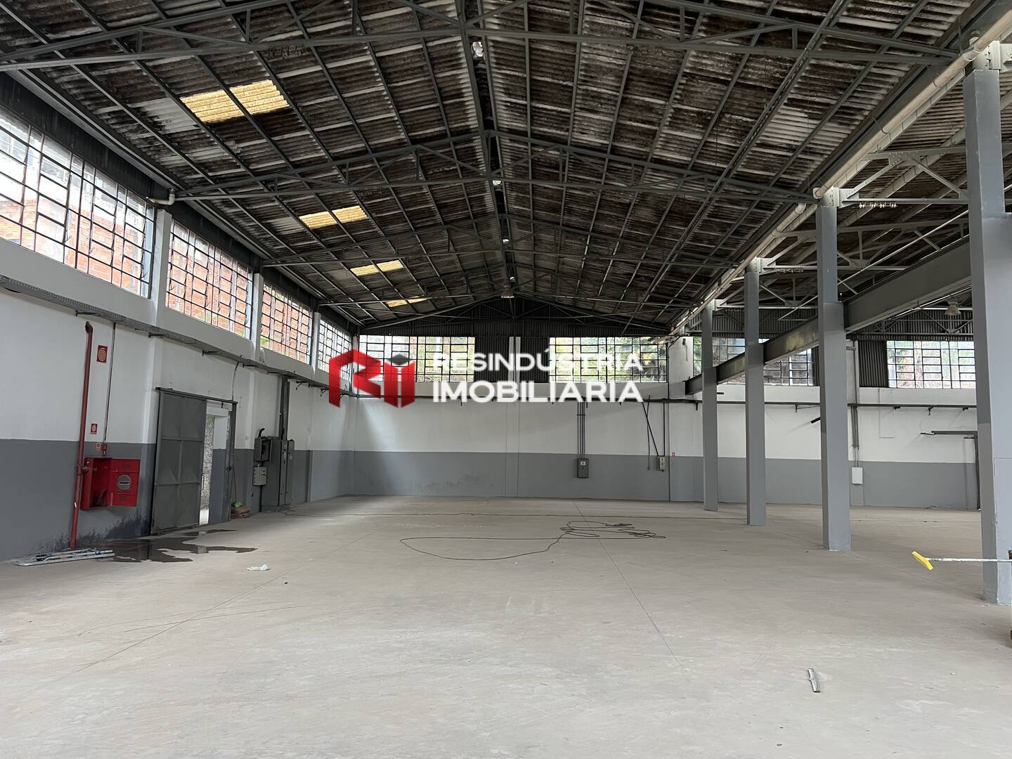 Depósito-Galpão-Armazém para alugar, 1900m² - Foto 32