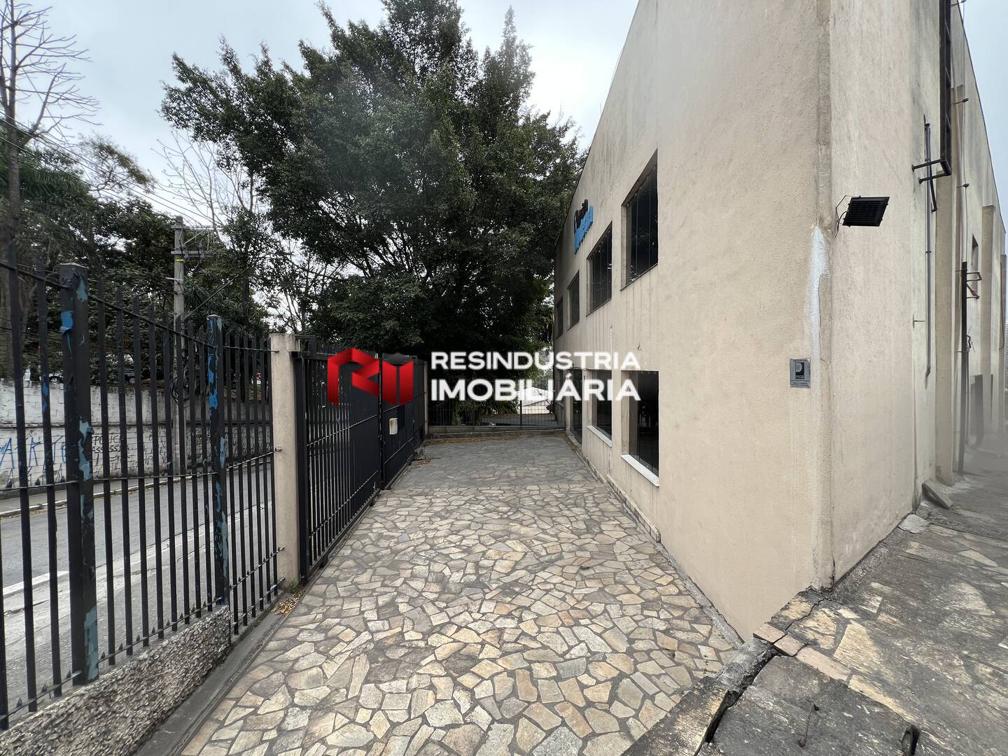 Depósito-Galpão-Armazém para alugar, 1900m² - Foto 12