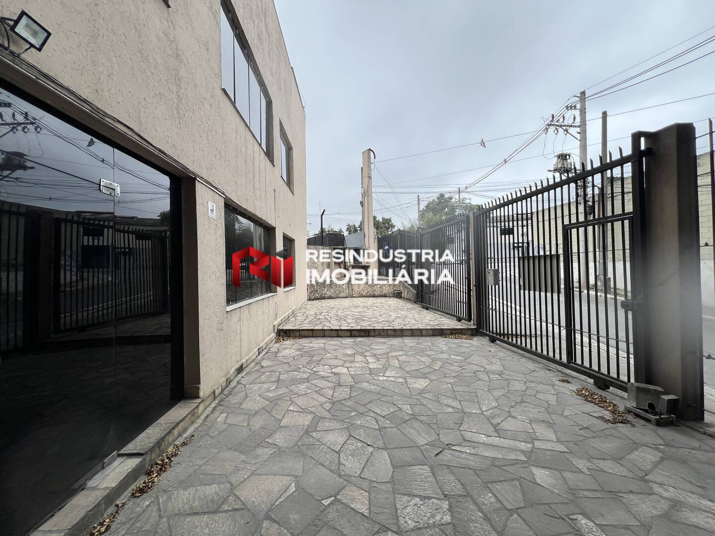 Depósito-Galpão-Armazém para alugar, 1900m² - Foto 3