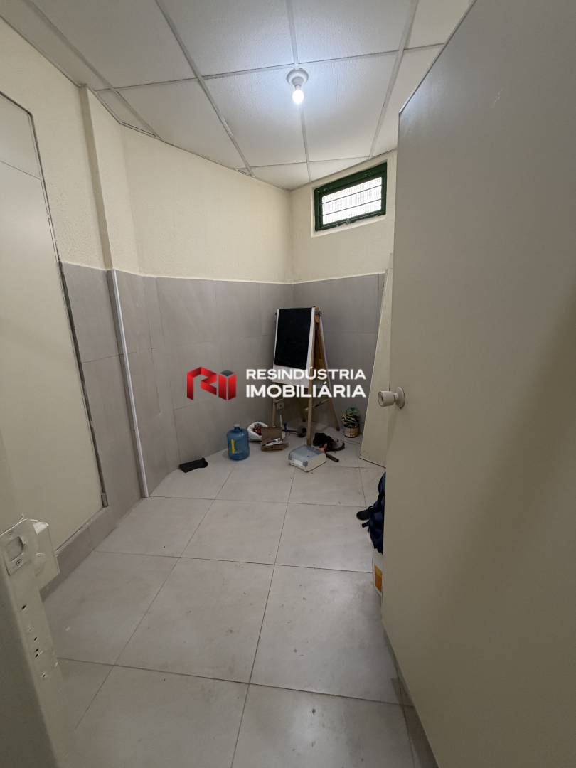 Depósito-Galpão, 1250 m² - Foto 35
