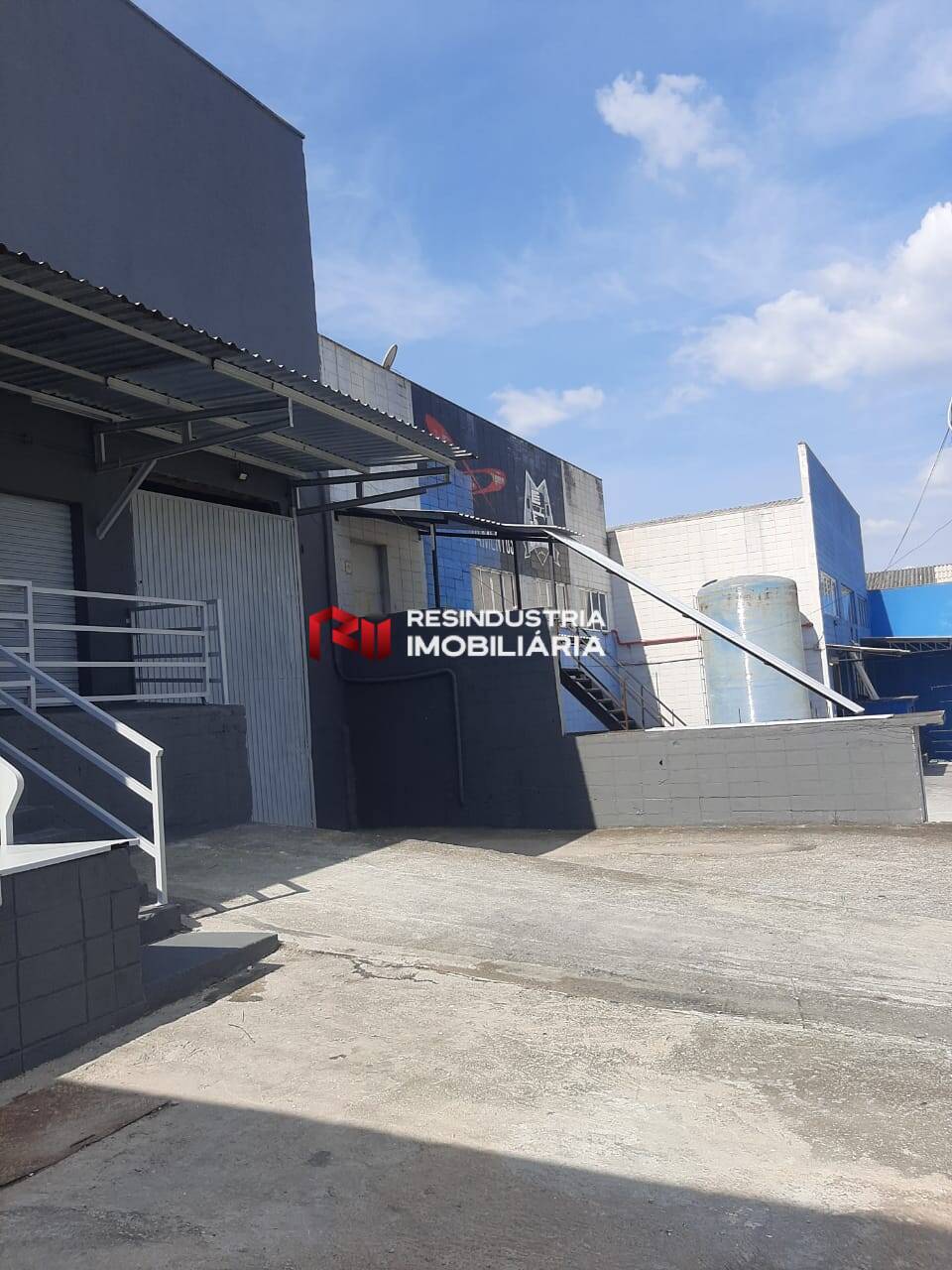 Depósito-Galpão, 590 m² - Foto 1