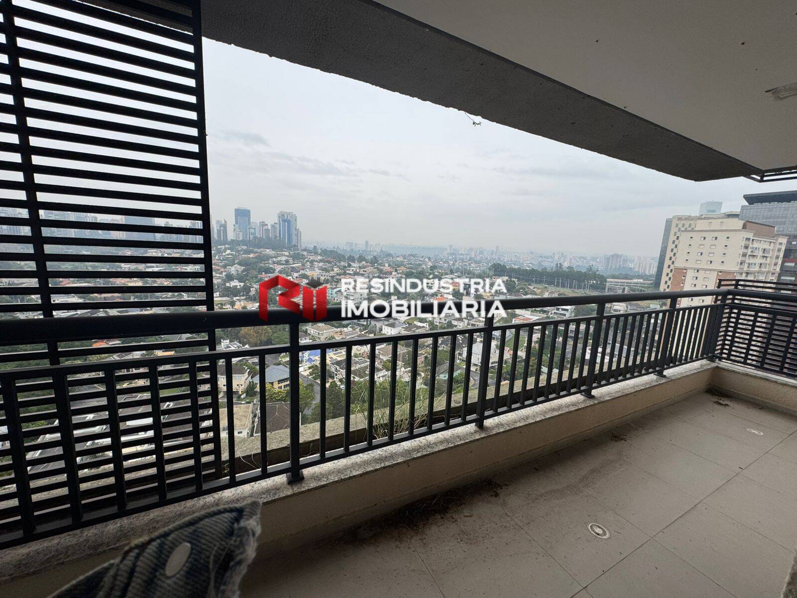 Apartamento Venda, 46 m² com 1 dormitorio - Alphaville - Barueri, SP.