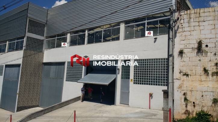 Galpão de 1.100 m² Locação em Santana de Parnaíba - SP