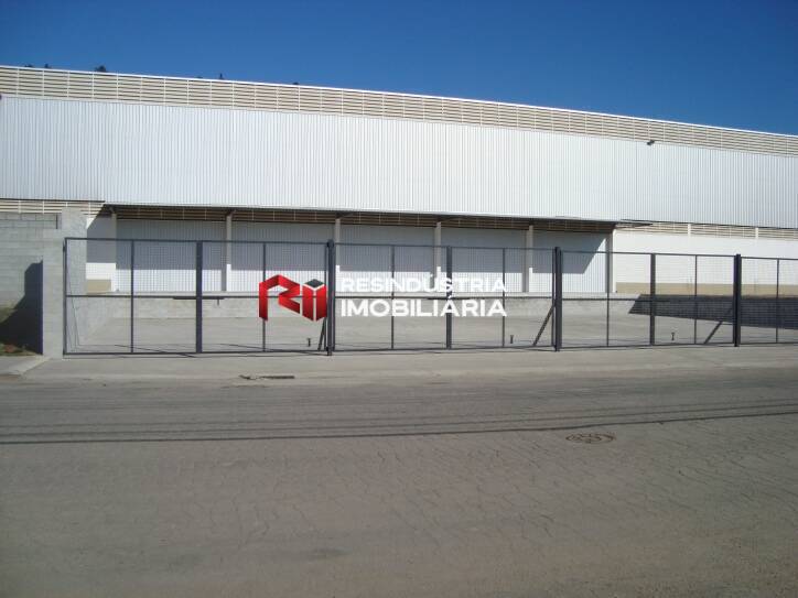 Galpão de 6.340 m² Locação e Venda em Itapevi - SP .