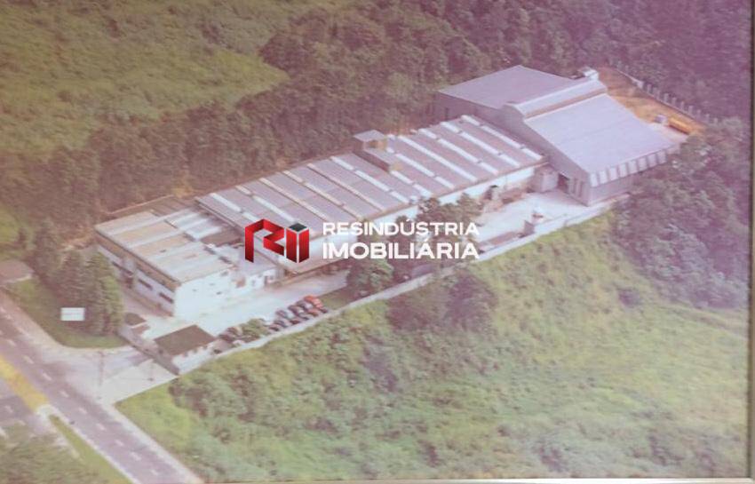 Galpão Locação e Venda 5.275 m² em Barueri-SP.