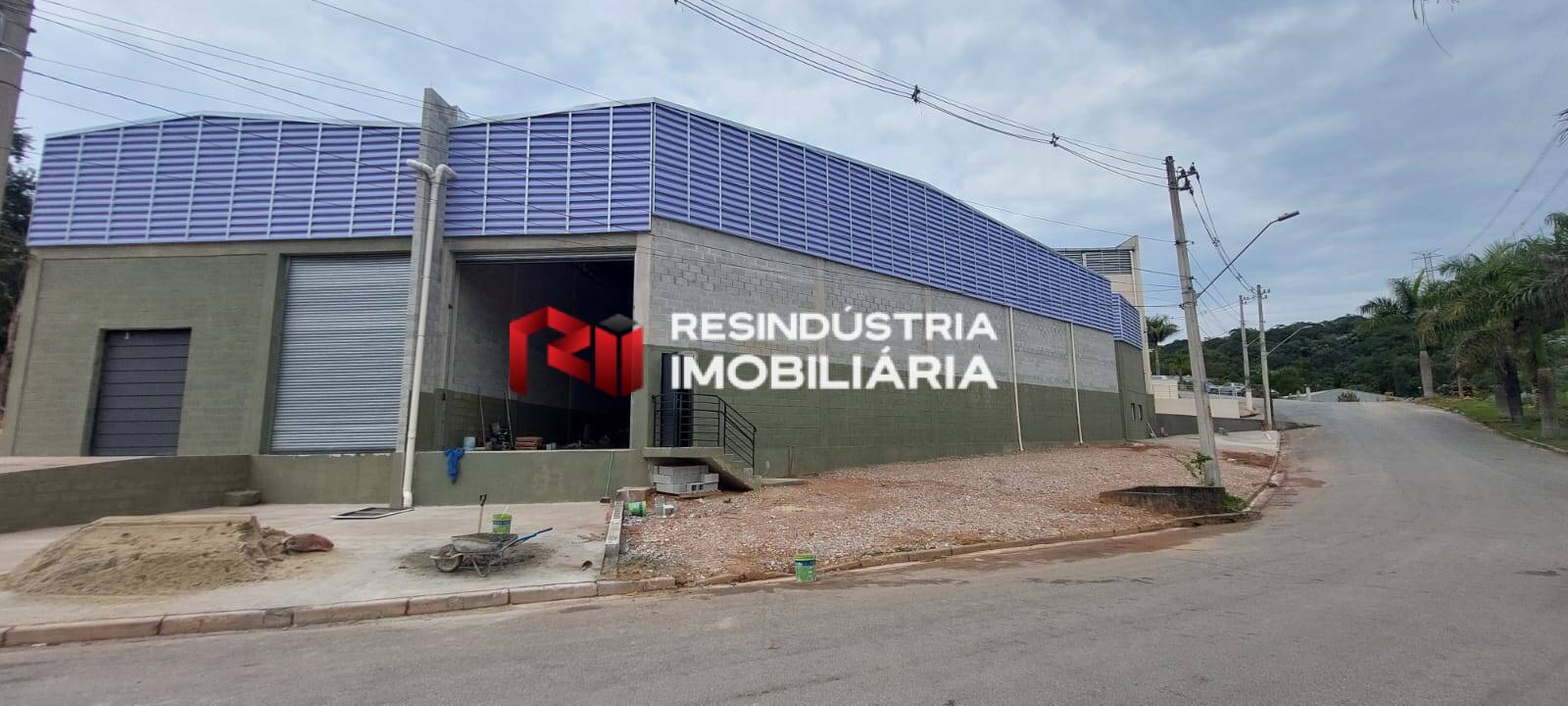 Depósito-Galpão-Armazém para alugar, 675m² - Foto 1