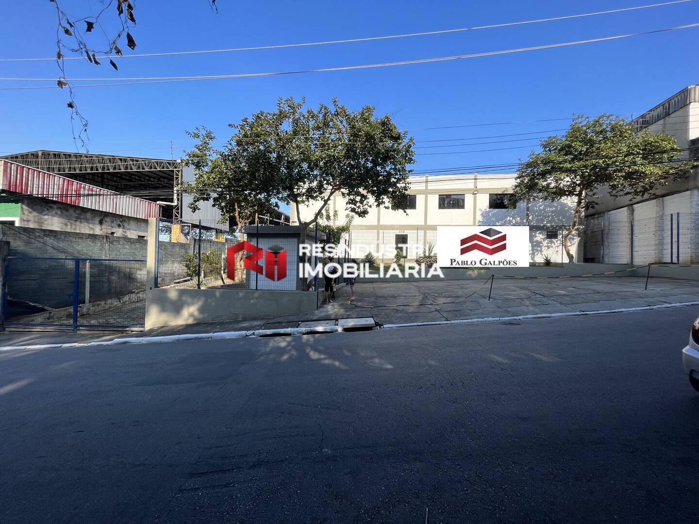 Galpão de 1.600 m² Locação em Barueri -  SP