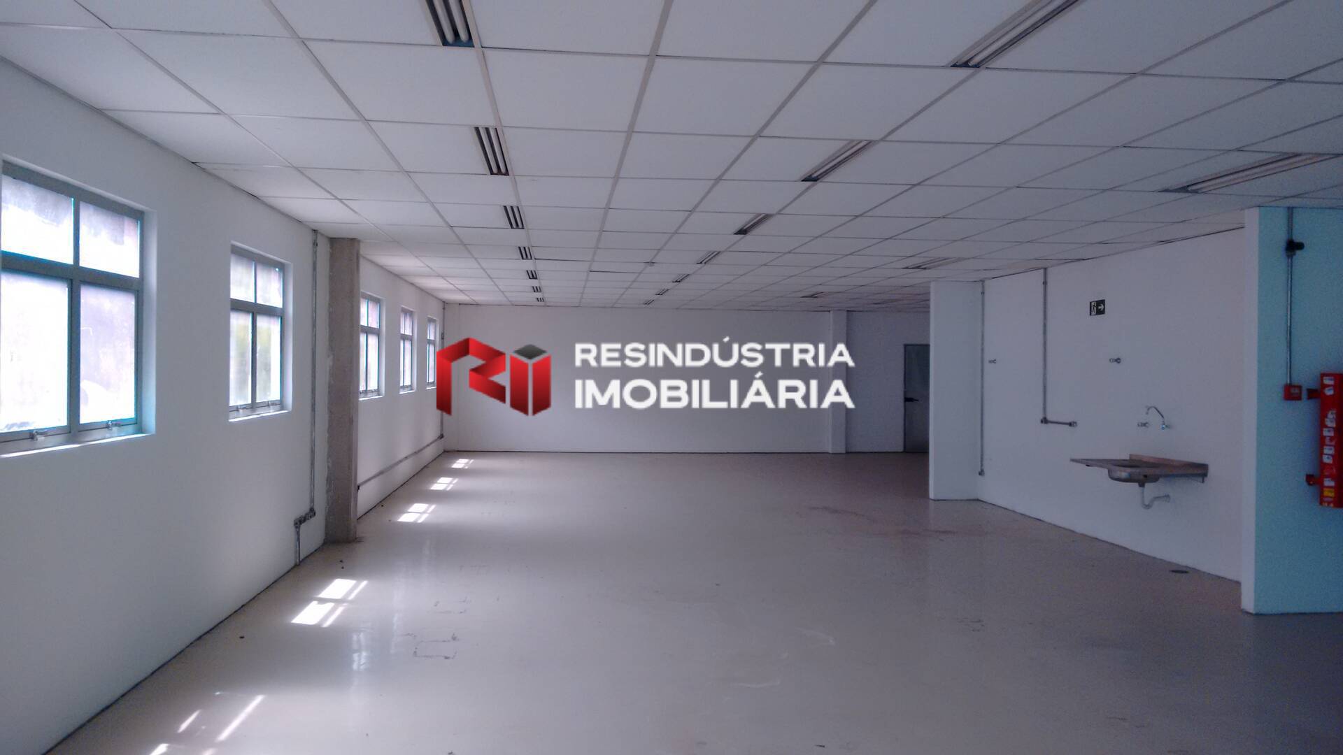 Depósito-Galpão-Armazém para alugar, 1300m² - Foto 22