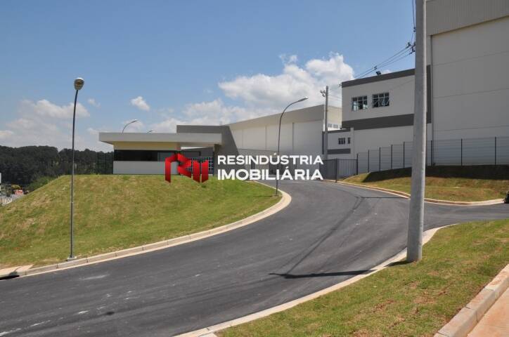 Condomínio Galpão de 2.170 m² Locação em Itapevi-SP