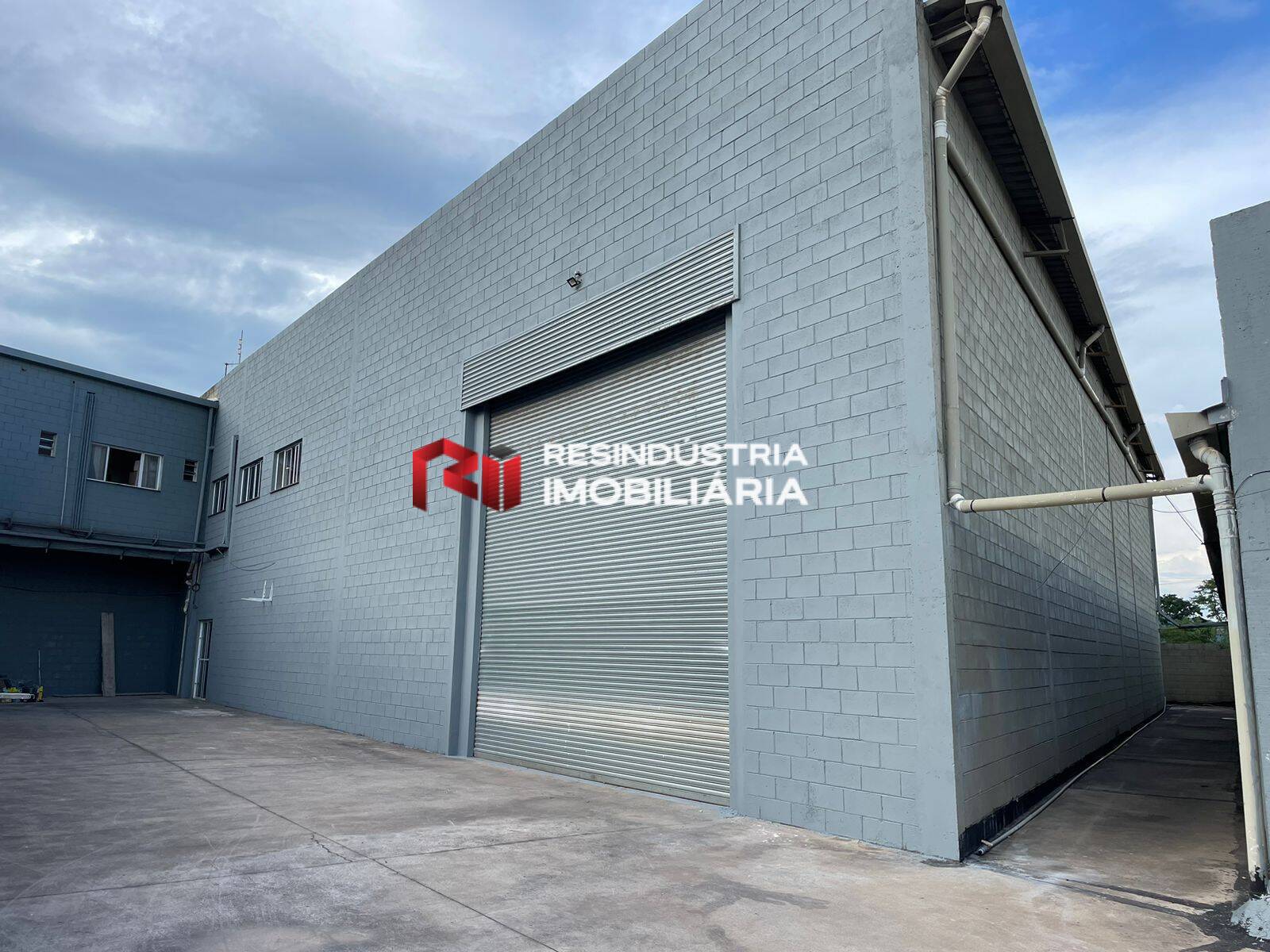 Depósito-Galpão-Armazém para alugar, 689m² - Foto 1